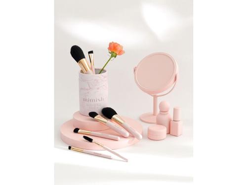 美容マニアの声を取り入れて開発した「ｍｉｍｉｓｈメイクブラシセット」